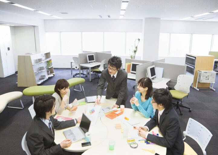 画像サイズが異なる（縦型と横型の写真）写真を使ったギャラリースライドのサンプル - WePOP - WeDOK
